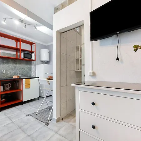 Economy For Two In 아파트 라고스