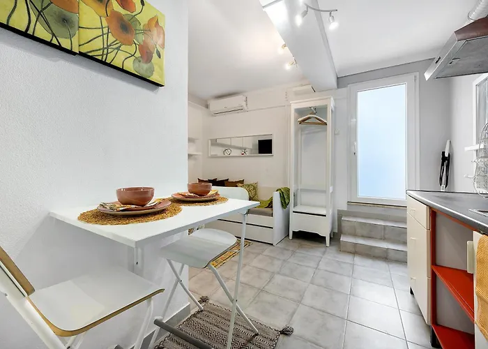 Economy For Two In * 라고스